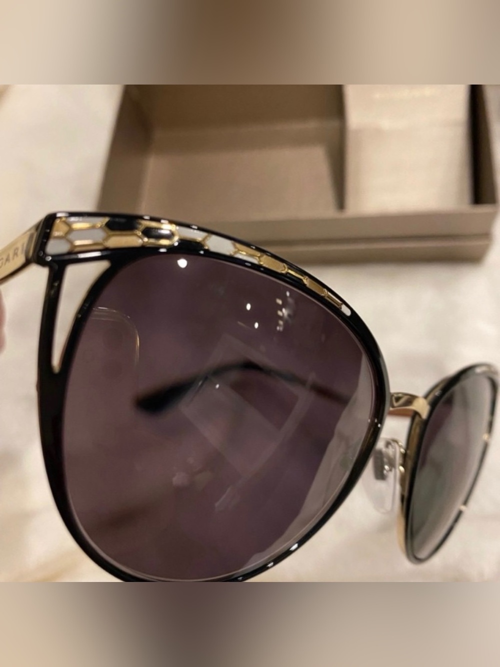 ☀️BVLGARI WOMEN’S CATS EYE SUNGLASSES in ORIGINAL BOX☀️
